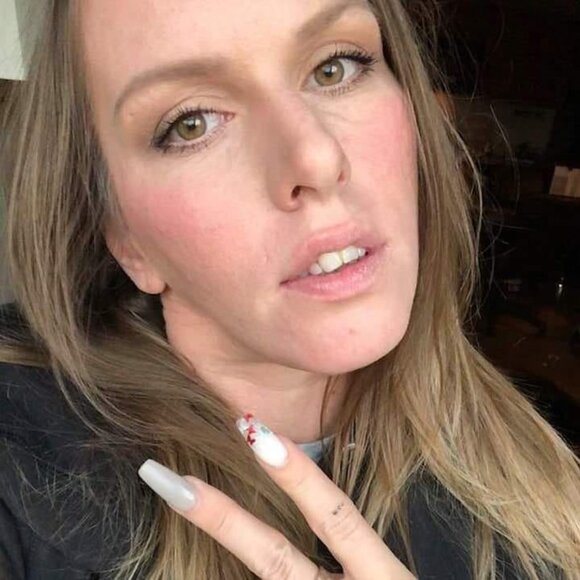 I'm Tiffany!! Hello!! - Picture 3 of 3